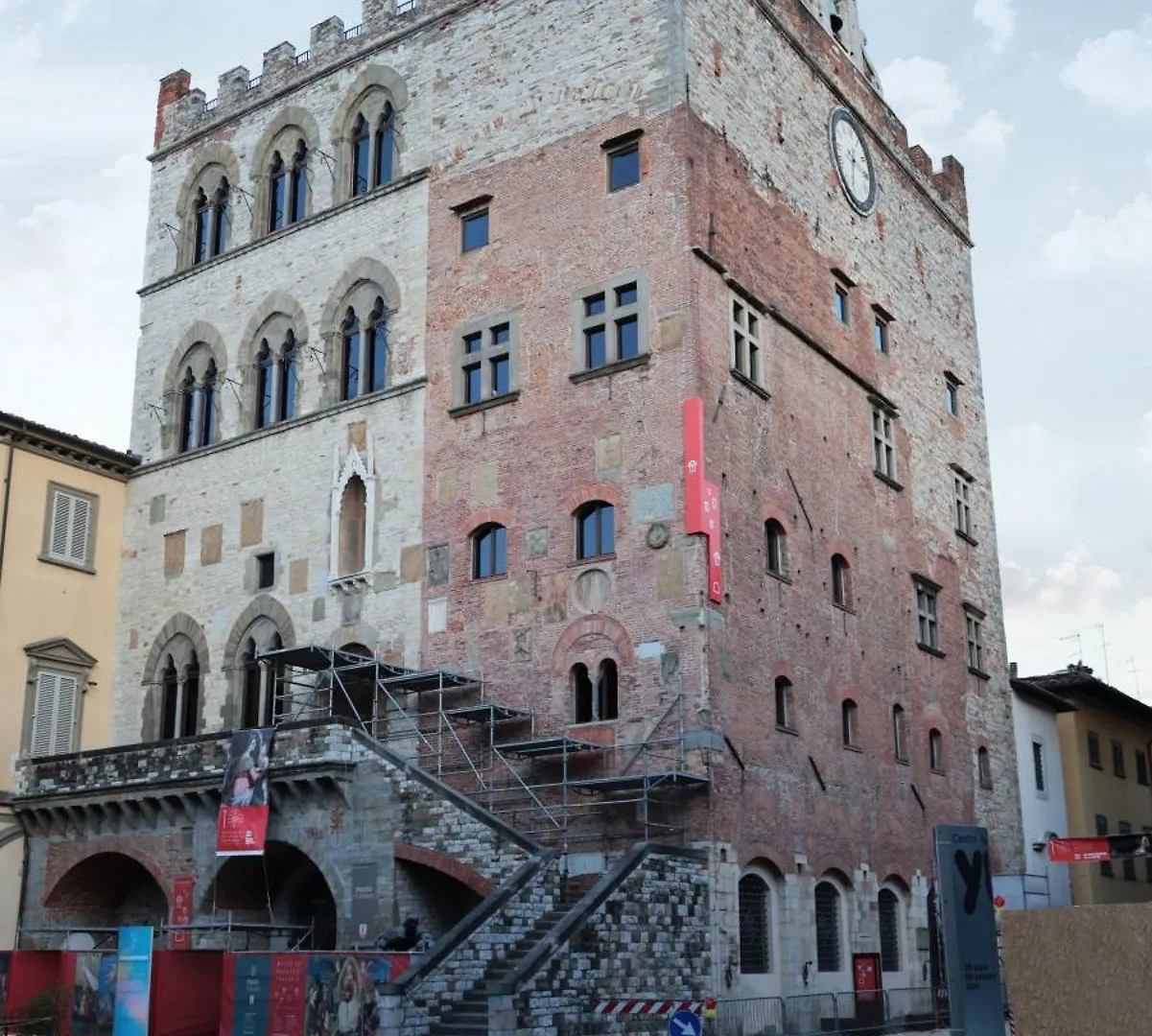דירות פראטו Lippi'S House In Piazza Duomo